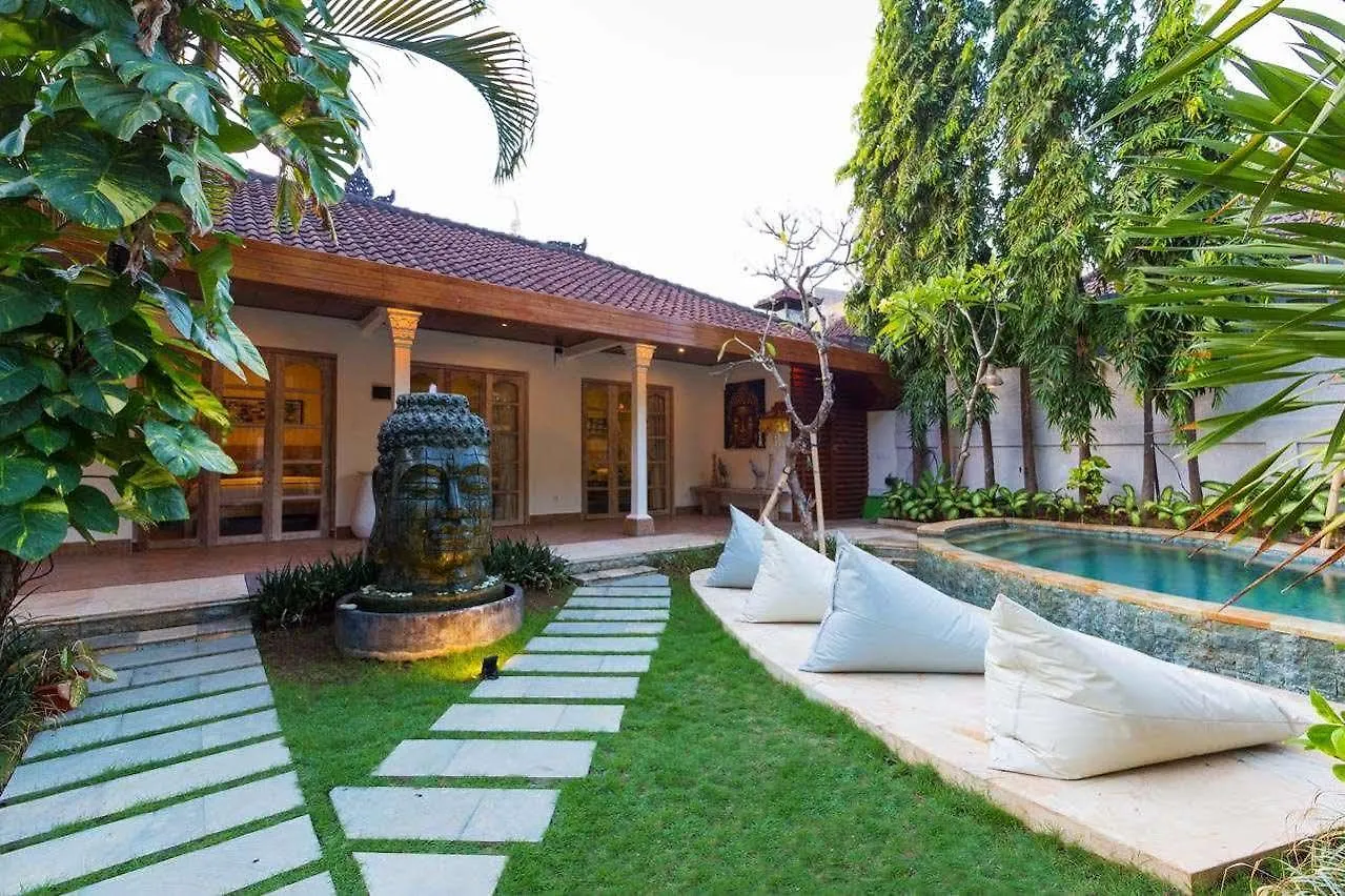 Bale Seminyak Bed and Breakfast Bed & Breakfast