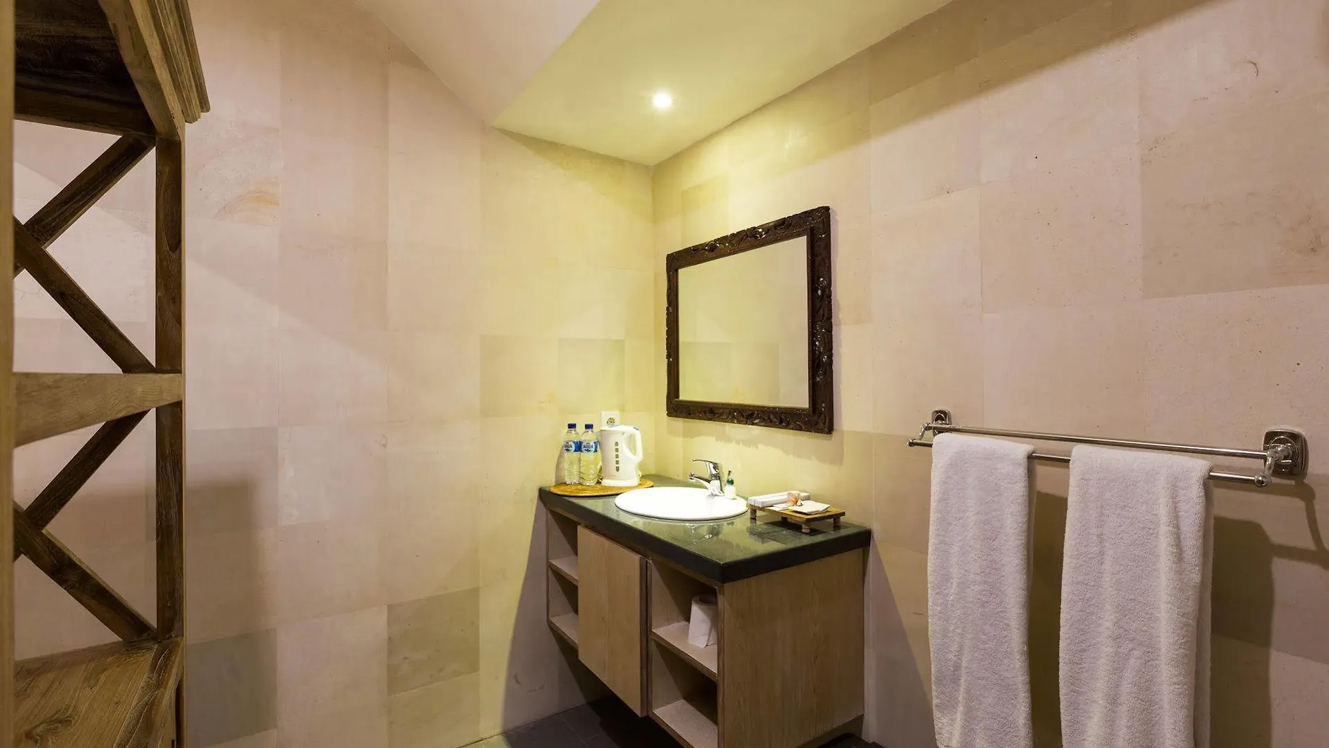 Bed & Breakfast Bale Seminyak Bed and Breakfast