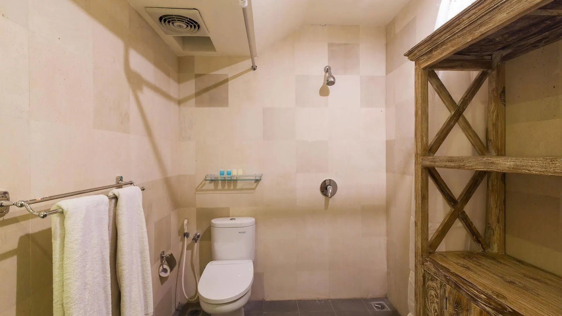 Bale Seminyak Bed and Breakfast Bed & Breakfast