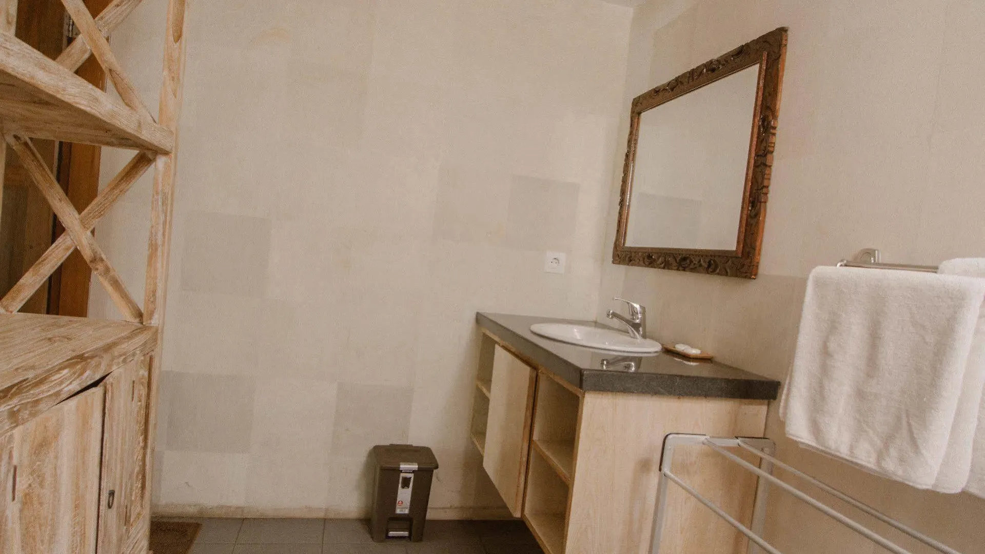 Bale Seminyak Bed and Breakfast