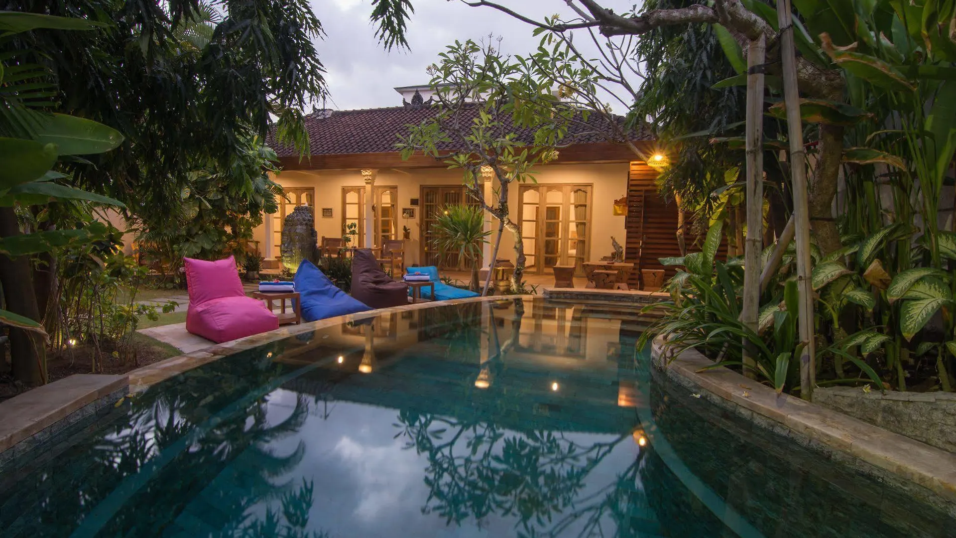 Bale Seminyak Bed and Breakfast