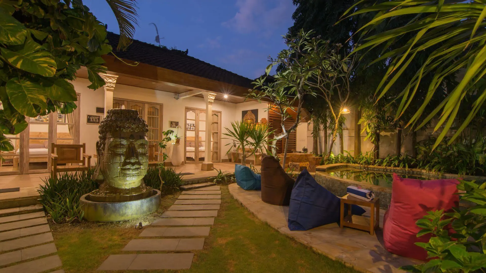 Bale Seminyak Bed and Breakfast Bed & Breakfast